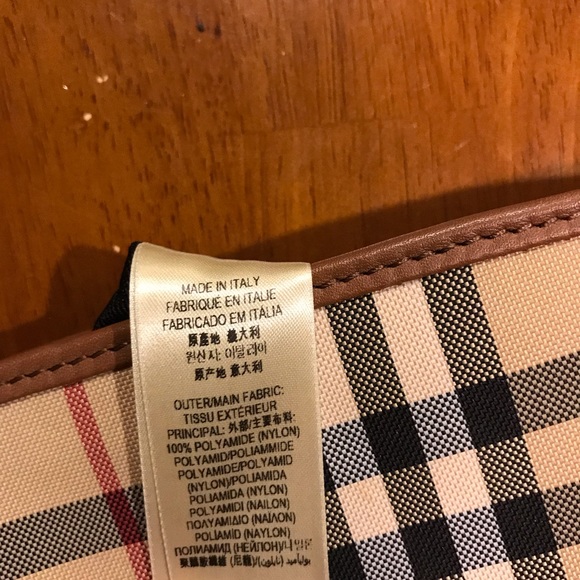 Burberry purse - Picture 5 of 6